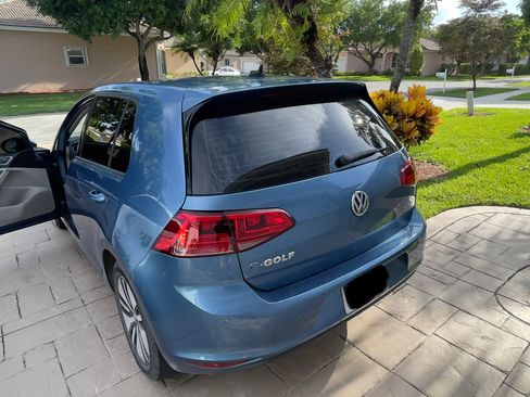 Used 2015 Volkswagen e-Golf SEL Premium FWD image 2
