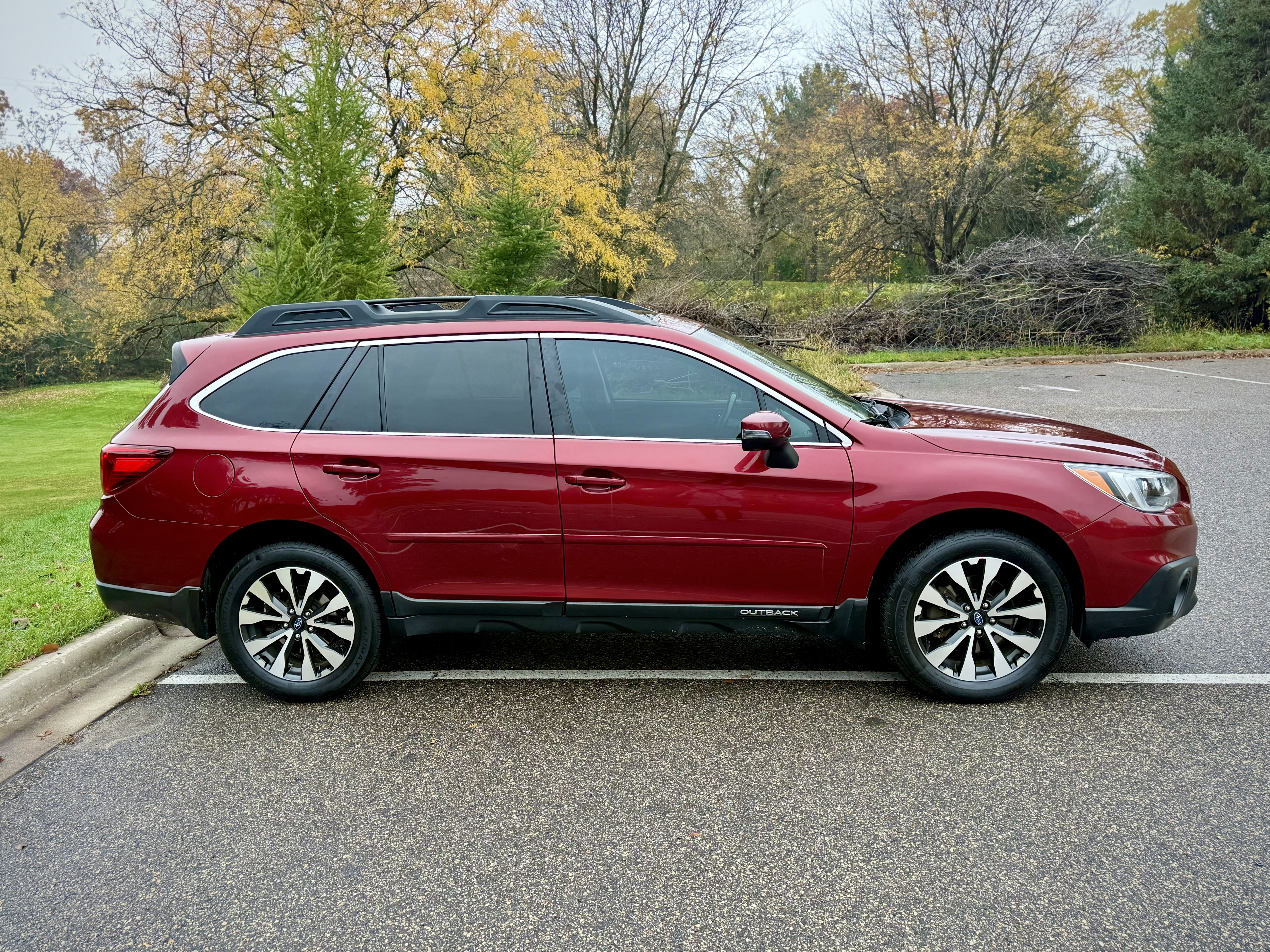 Used 2016 Subaru Outback 3.6R Limited AWD/4WD image 5