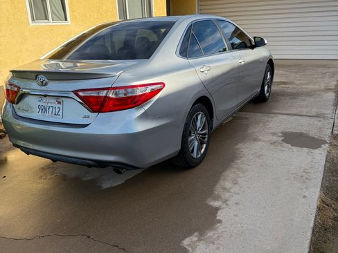 Used 2017 Toyota Camry SE image 8