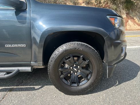 Used 2017 Chevrolet Colorado Z71 image 26