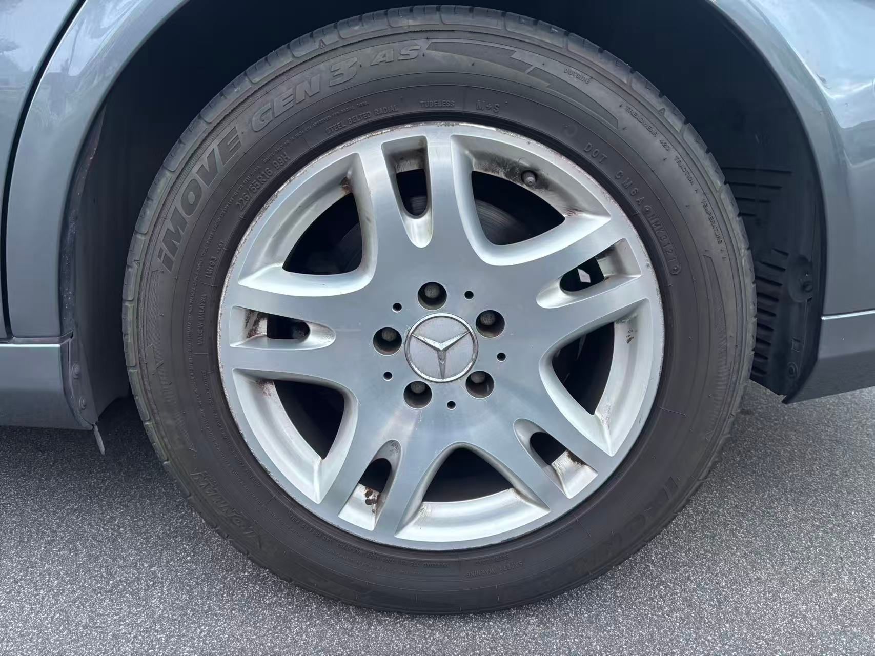 Used 2005 Mercedes-Benz E 320 Sedan image 12