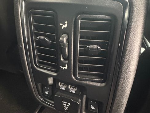 Used 2017 Jeep Grand Cherokee Limited image 6