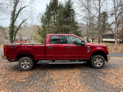 Used 2017 Ford F350 XLT image 4