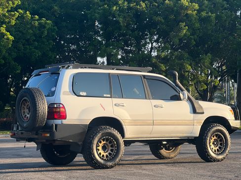 Used 1999 Toyota Land Cruiser AWD/4WD image 2