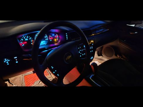 Used 2011 Chevrolet Impala LT image 4