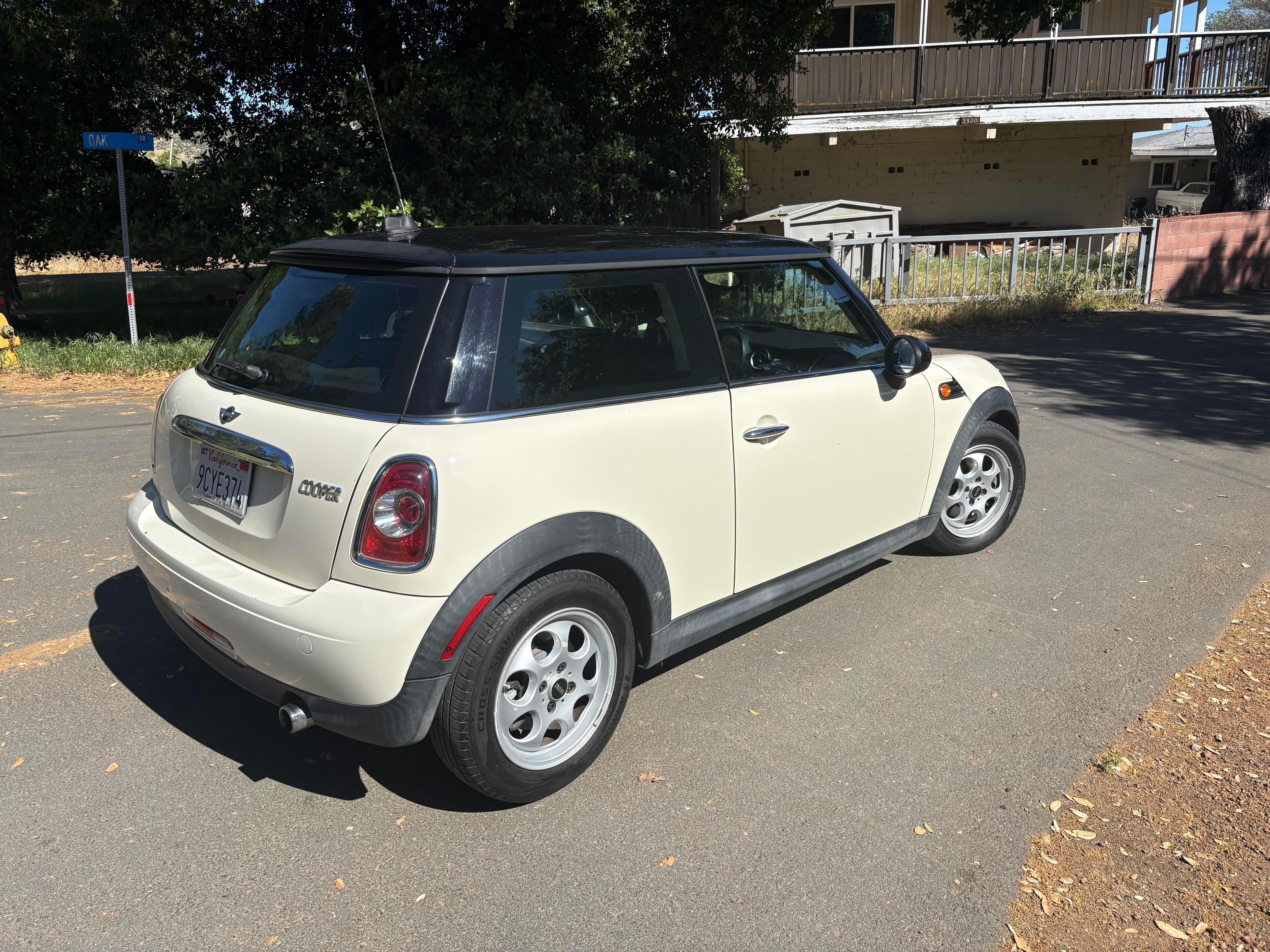 Used 2012 MINI Cooper Hardtop FWD image 4
