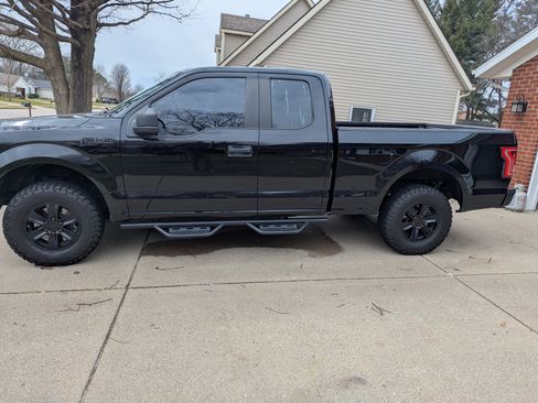 Used 2017 Ford F150 XL w/ Equipment Group 101A Mid image 5