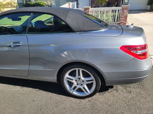Used 2011 Mercedes-Benz E 350 Cabriolet image 32