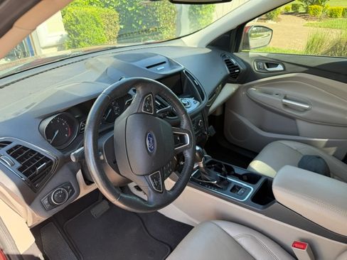 Used 2017 Ford Escape Titanium FWD image 9