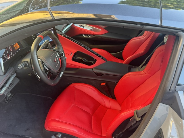 Used 2025 Chevrolet Corvette Z06 RWD image 6
