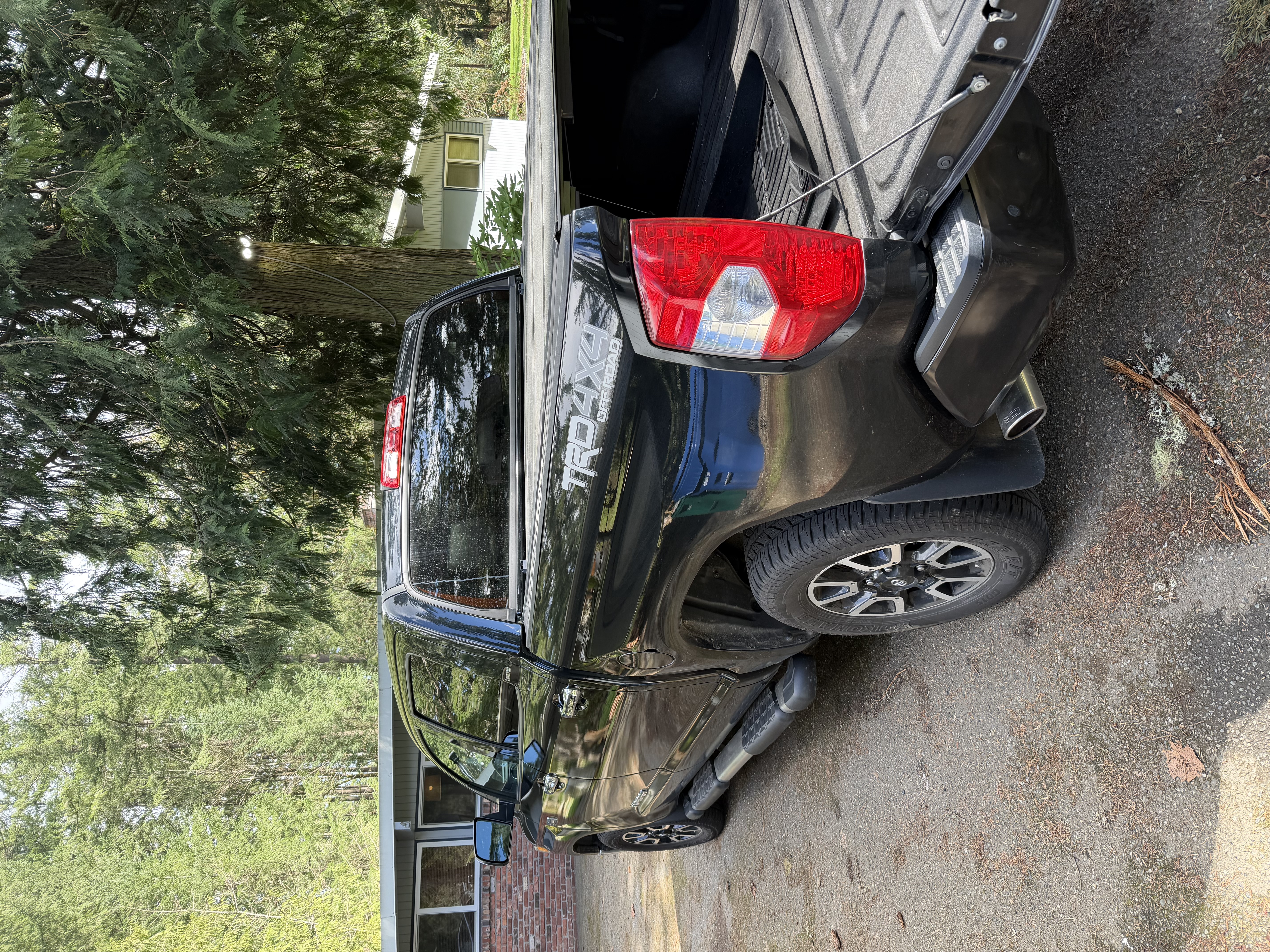 Used 2017 Toyota Tundra Limited w/ Limited Premium Package AWD/4WD image 15