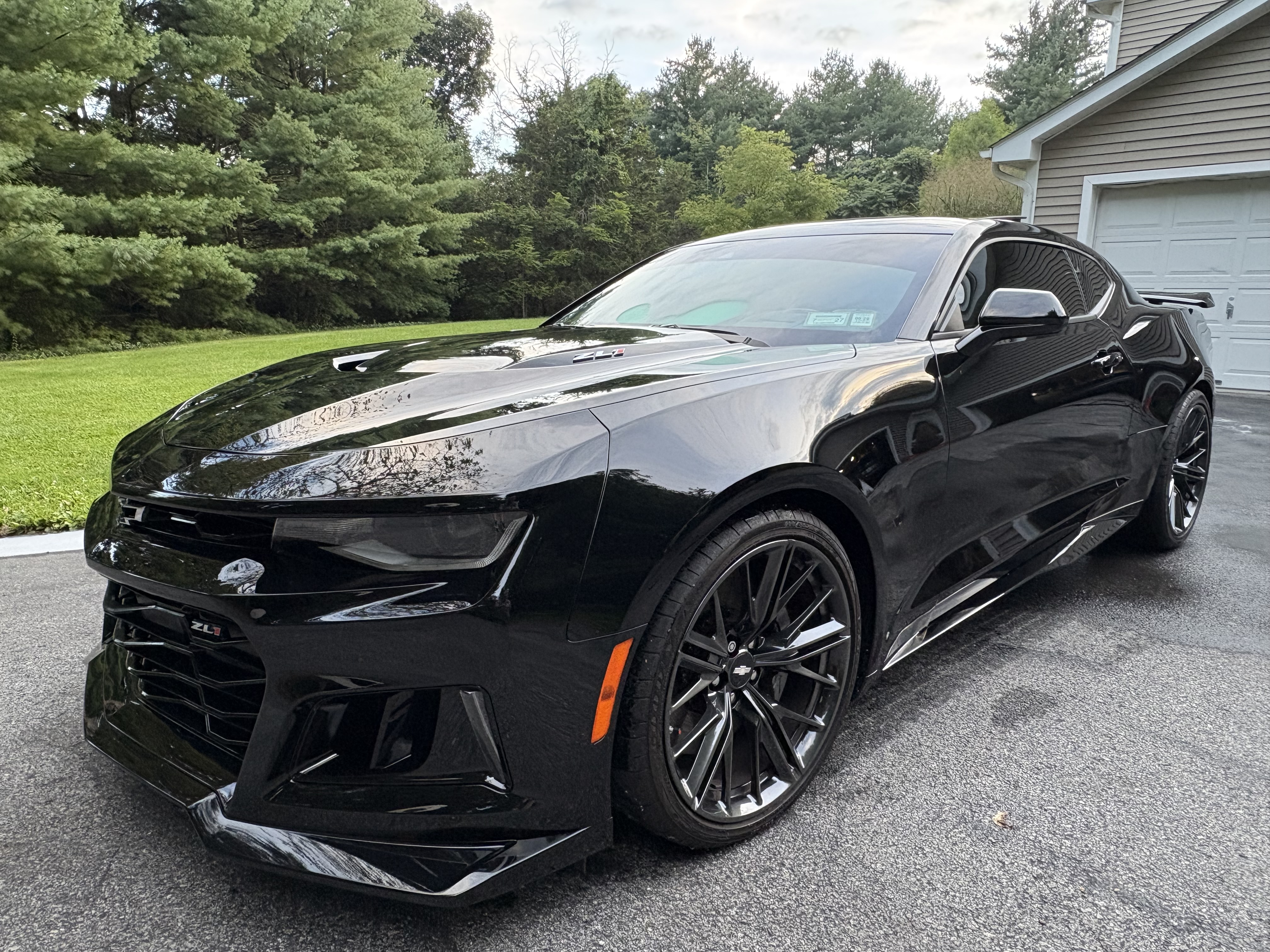 Used 2019 Chevrolet Camaro ZL1 RWD image 1