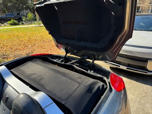 Used 2006 Pontiac Solstice Convertible w/ Premium Package RWD image 6
