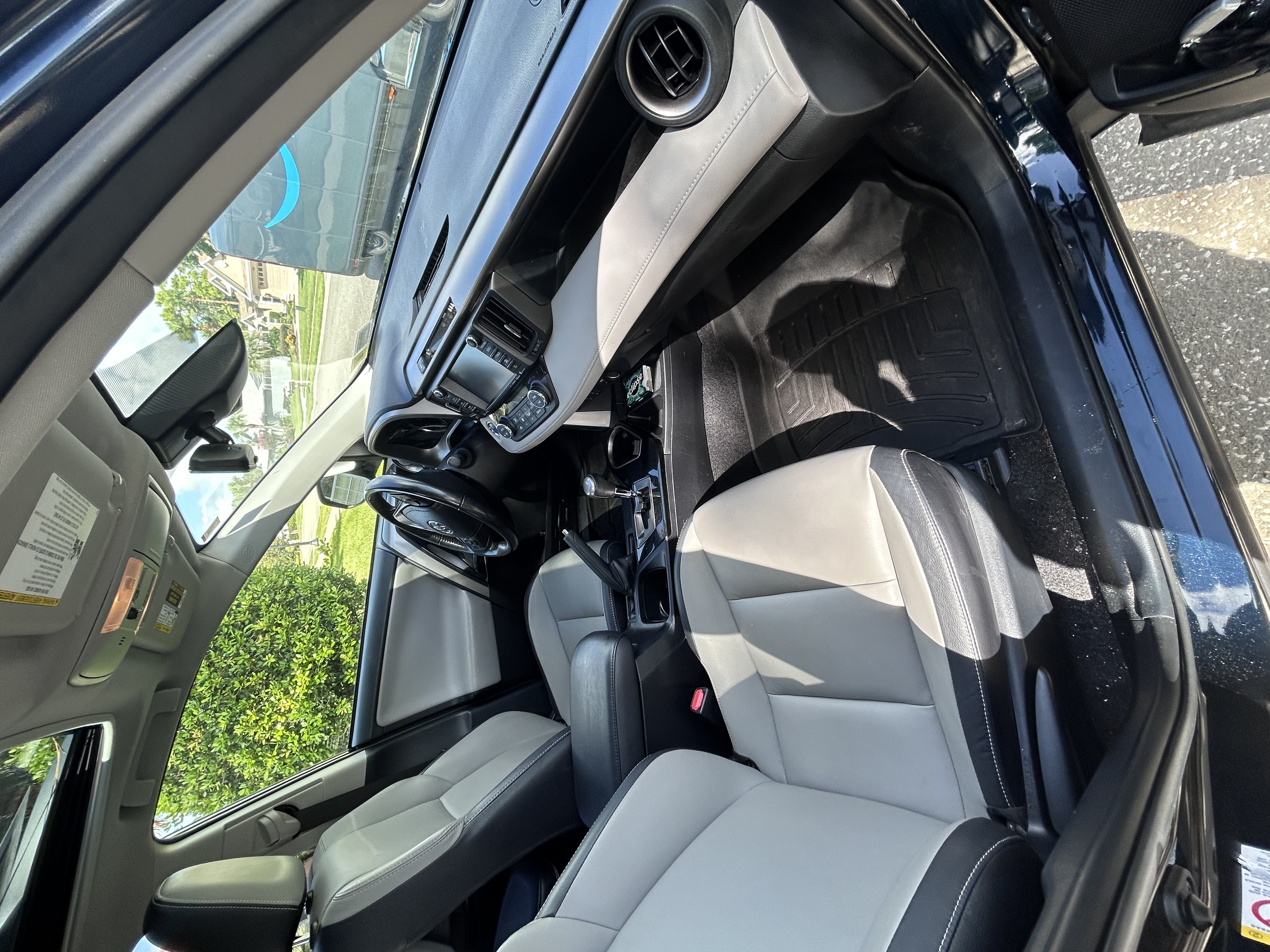 Used 2018 Toyota RAV4 Limited w/ Advanced Technology Package AWD/4WD image 12