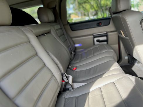 Used 2003 HUMMER H2 w/ Preferred Equipment Group image 16