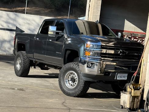 Used 2019 Chevrolet Silverado 2500 LTZ w/ Duramax Plus Package image 8