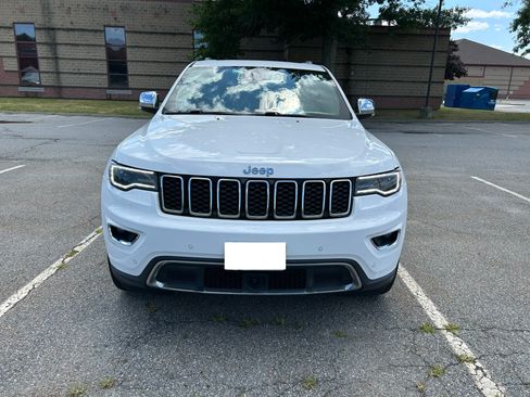 Used 2019 Jeep Grand Cherokee Limited w/ Luxury Group II AWD/4WD image 2