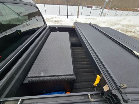 Used 2019 Toyota Tundra SR5 w/ SR5 Upgrade Package image 12