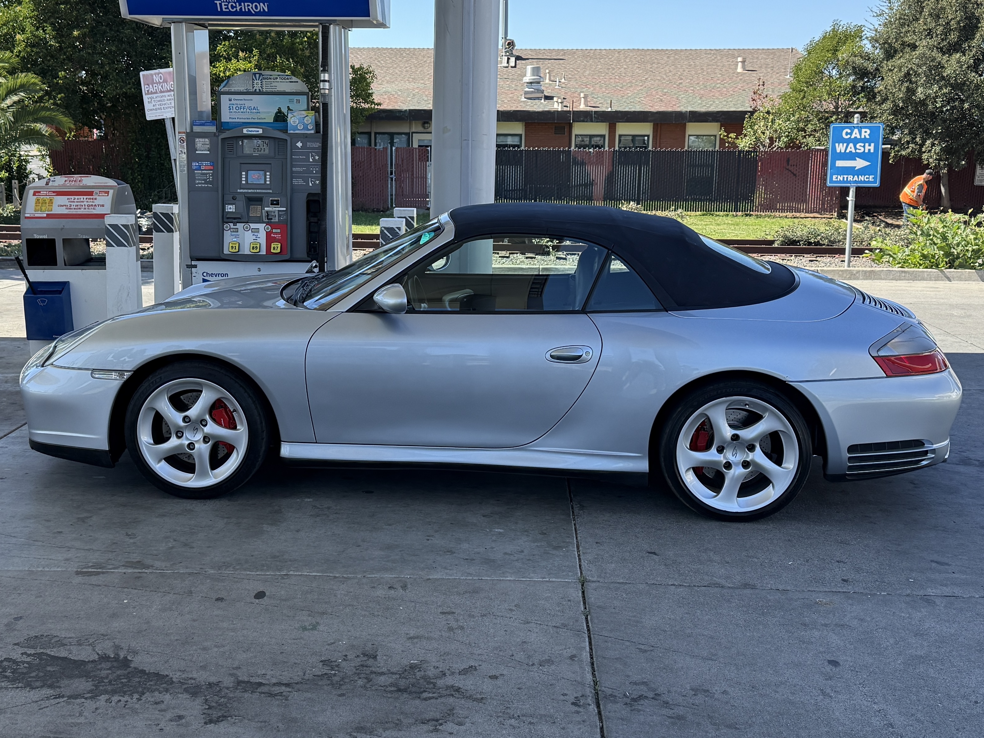 Used 2004 Porsche 911 Carrera 4S AWD/4WD image 8