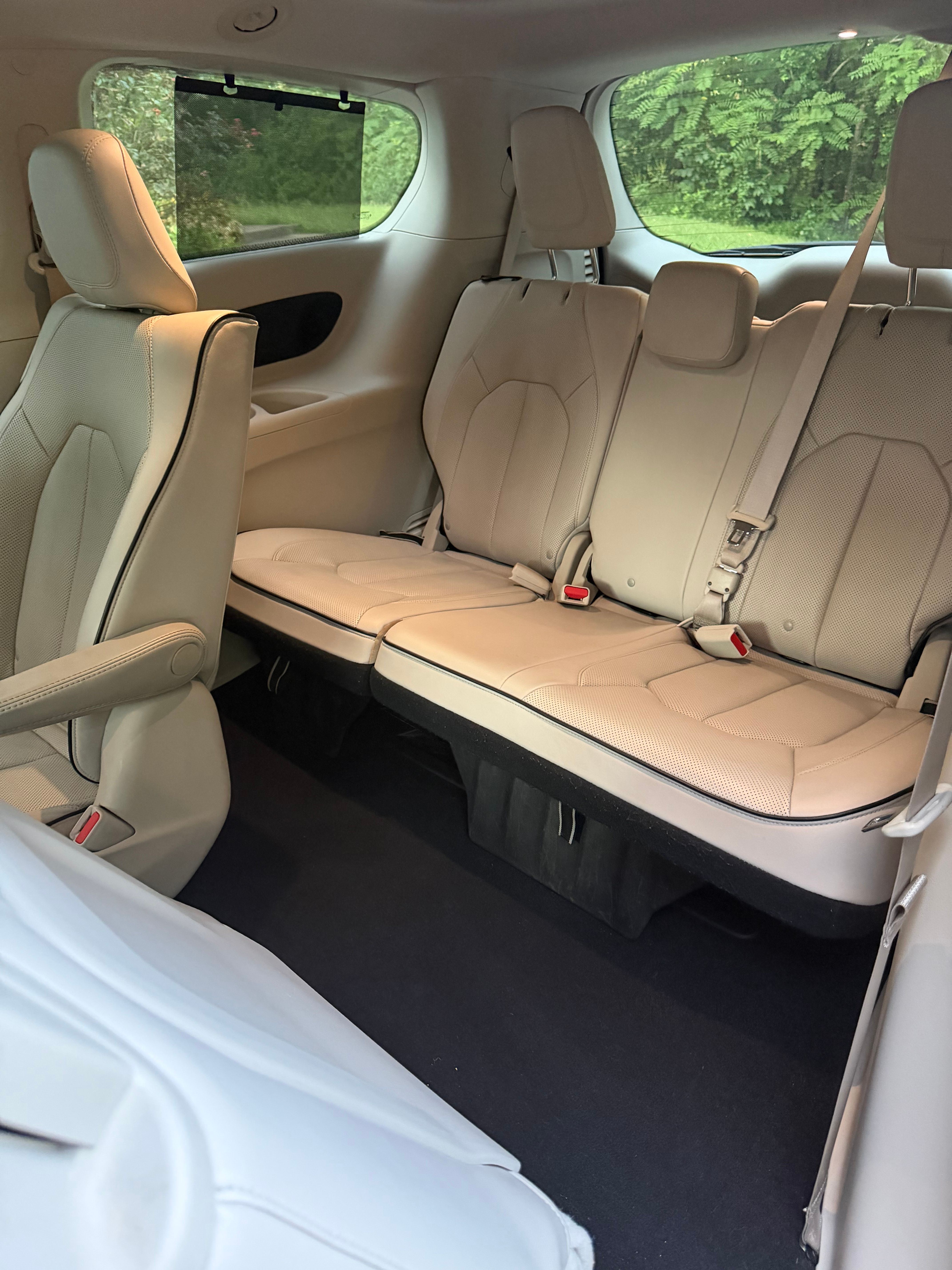 Used 2021 Chrysler Pacifica Limited FWD image 17
