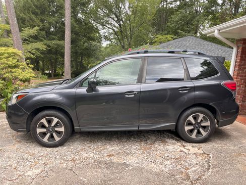Used 2018 Subaru Forester 2.5i Premium image 6