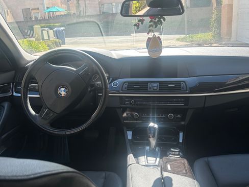 Used 2011 BMW 528i Sedan RWD image 2