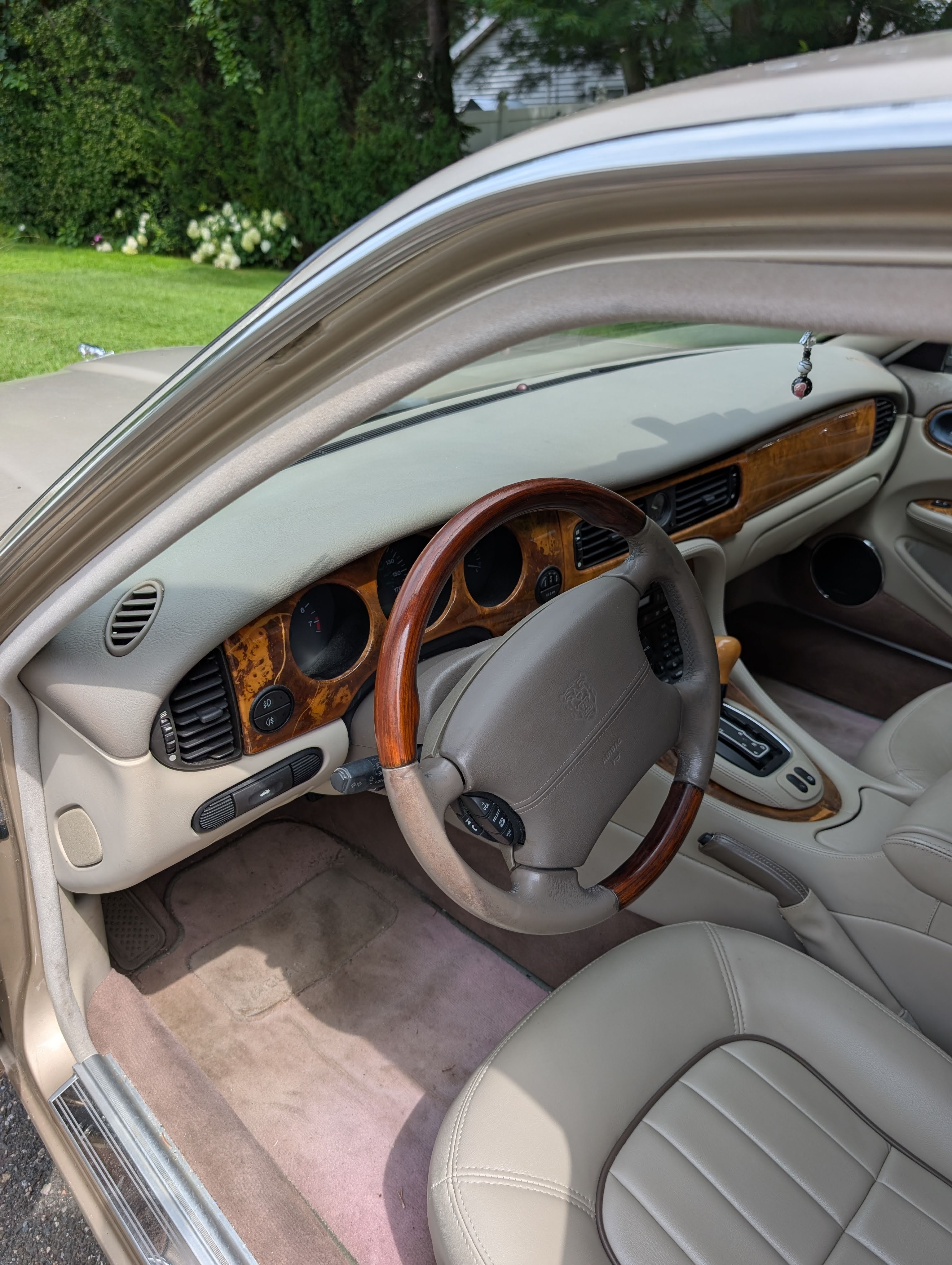 Used 2003 Jaguar XJ8 RWD image 9