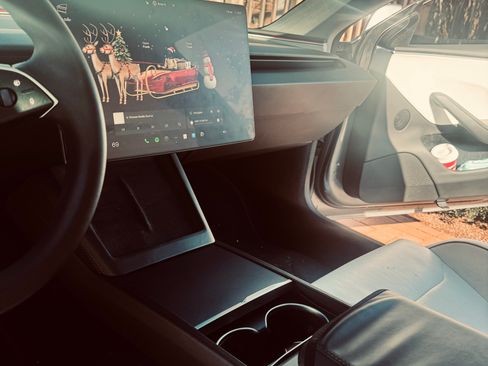 Used 2024 Tesla Model 3 Performance image 9