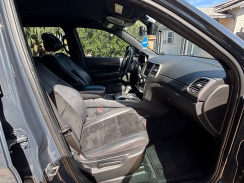 Used 2018 Jeep Grand Cherokee Altitude image 15