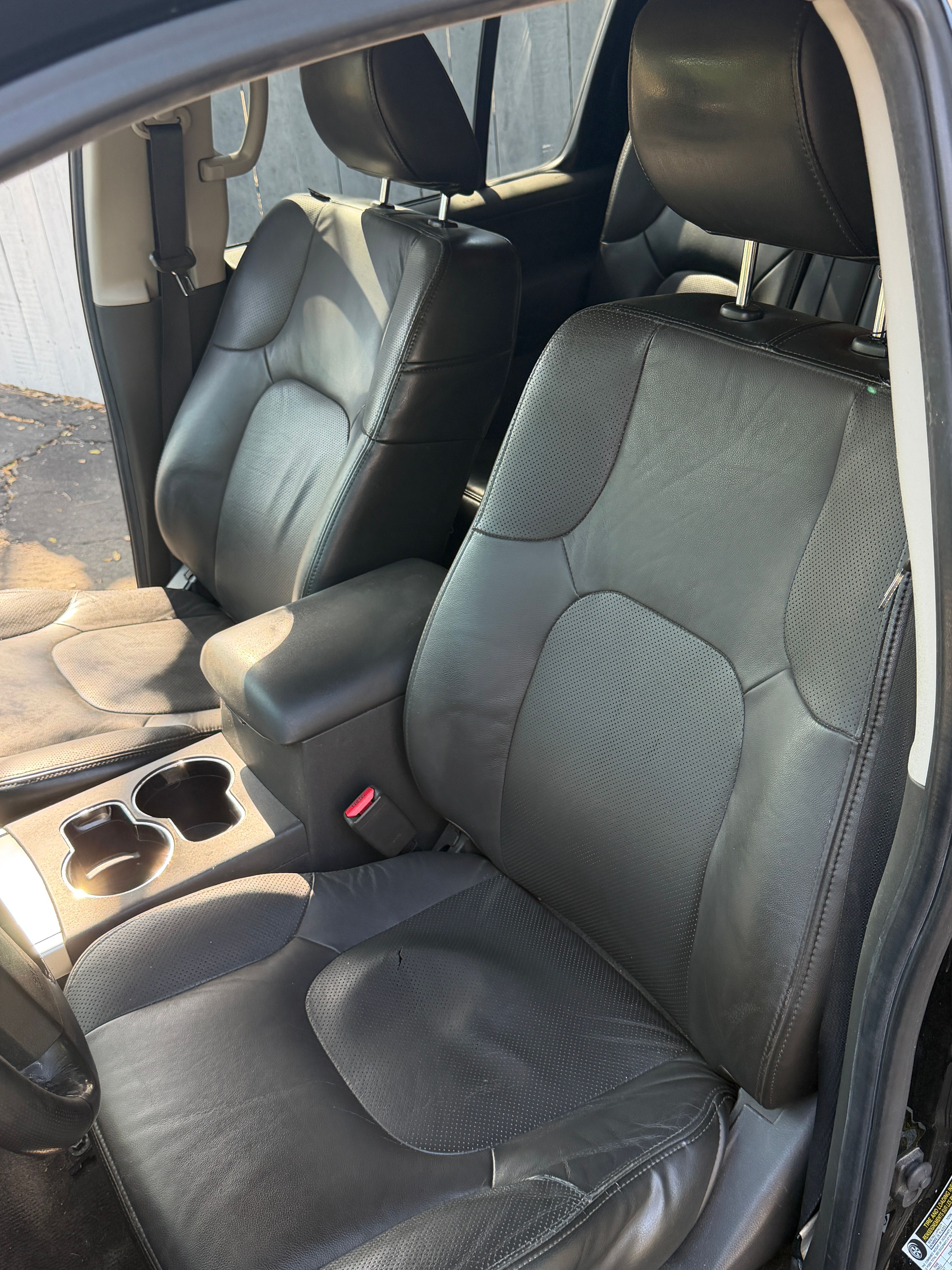 Used 2012 Nissan Pathfinder Silver RWD image 24