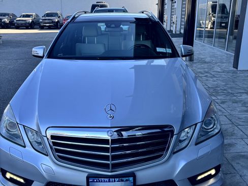 Used 2011 Mercedes-Benz E 350 4MATIC Wagon image 5