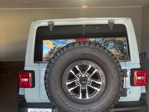 Used 2024 Jeep Wrangler Unlimited Rubicon 392 image 2