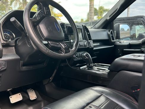 Used 2019 Ford F150 Lariat w/ Equipment Group 502A Luxury image 4