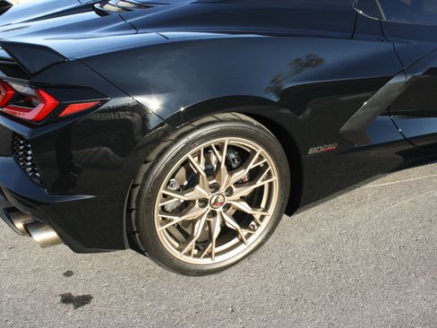 Used 2024 Chevrolet Corvette Stingray Premium Conv w/ Z51 Performance Package image 14