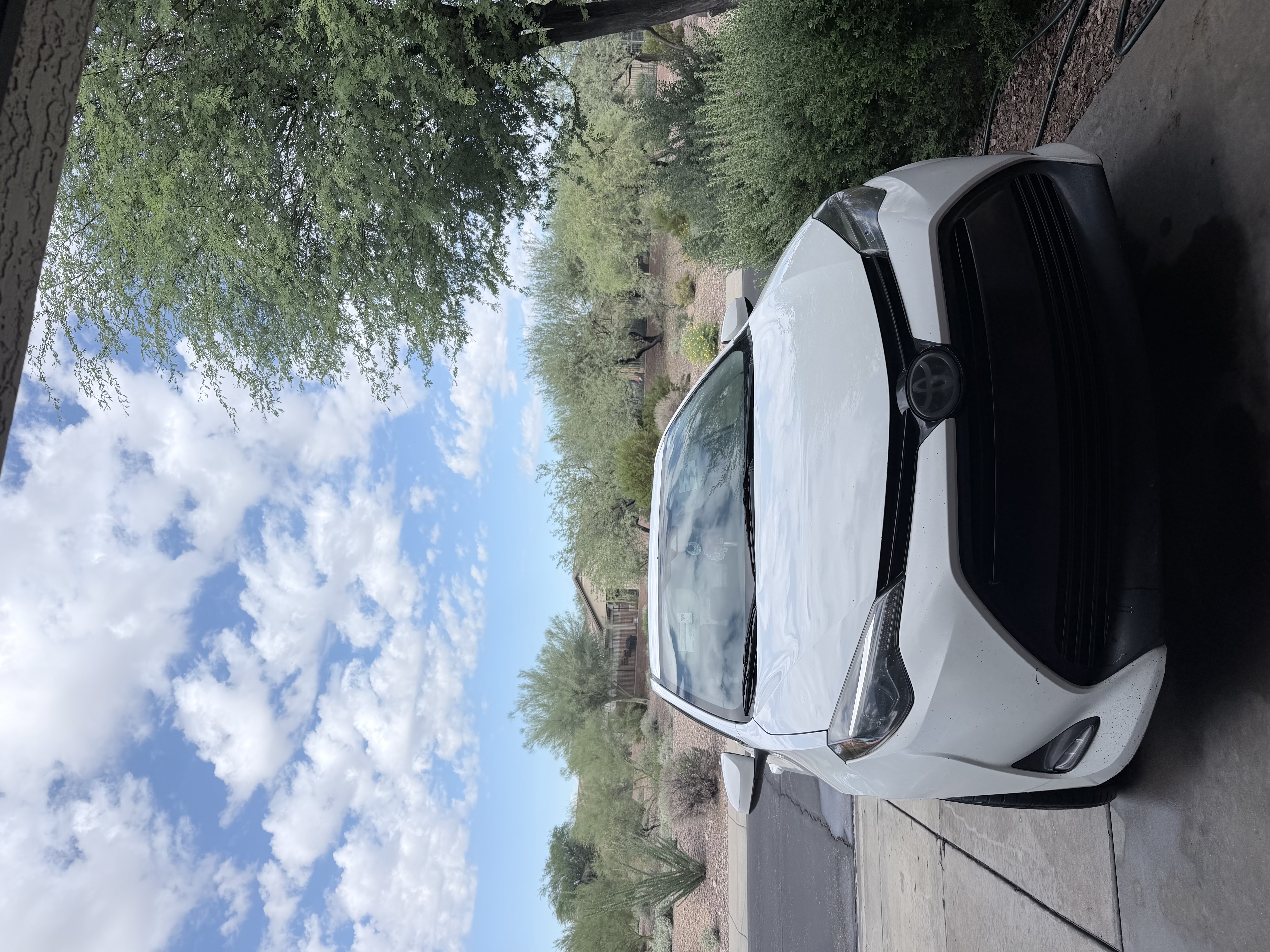 Used 2018 Toyota Corolla LE w/ LE Premium Package FWD image 2