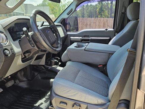 Used 2014 Ford F350 XLT w/ XLT Interior Package image 4