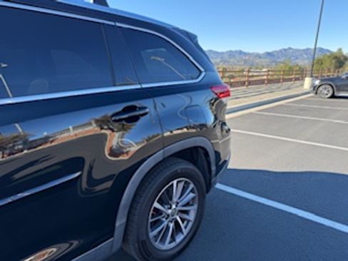 Used 2019 Toyota Highlander XLE image 28