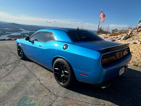 Used 2015 Dodge Challenger R/T Plus image 6