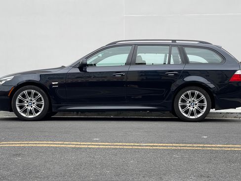 Used 2010 BMW 535i xDrive Wagon AWD/4WD image 5