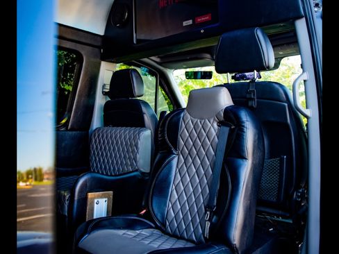 Used 2018 Mercedes-Benz Sprinter 2500 image 5