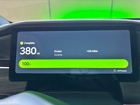 Used 2023 Rivian R1S Adventure image 15