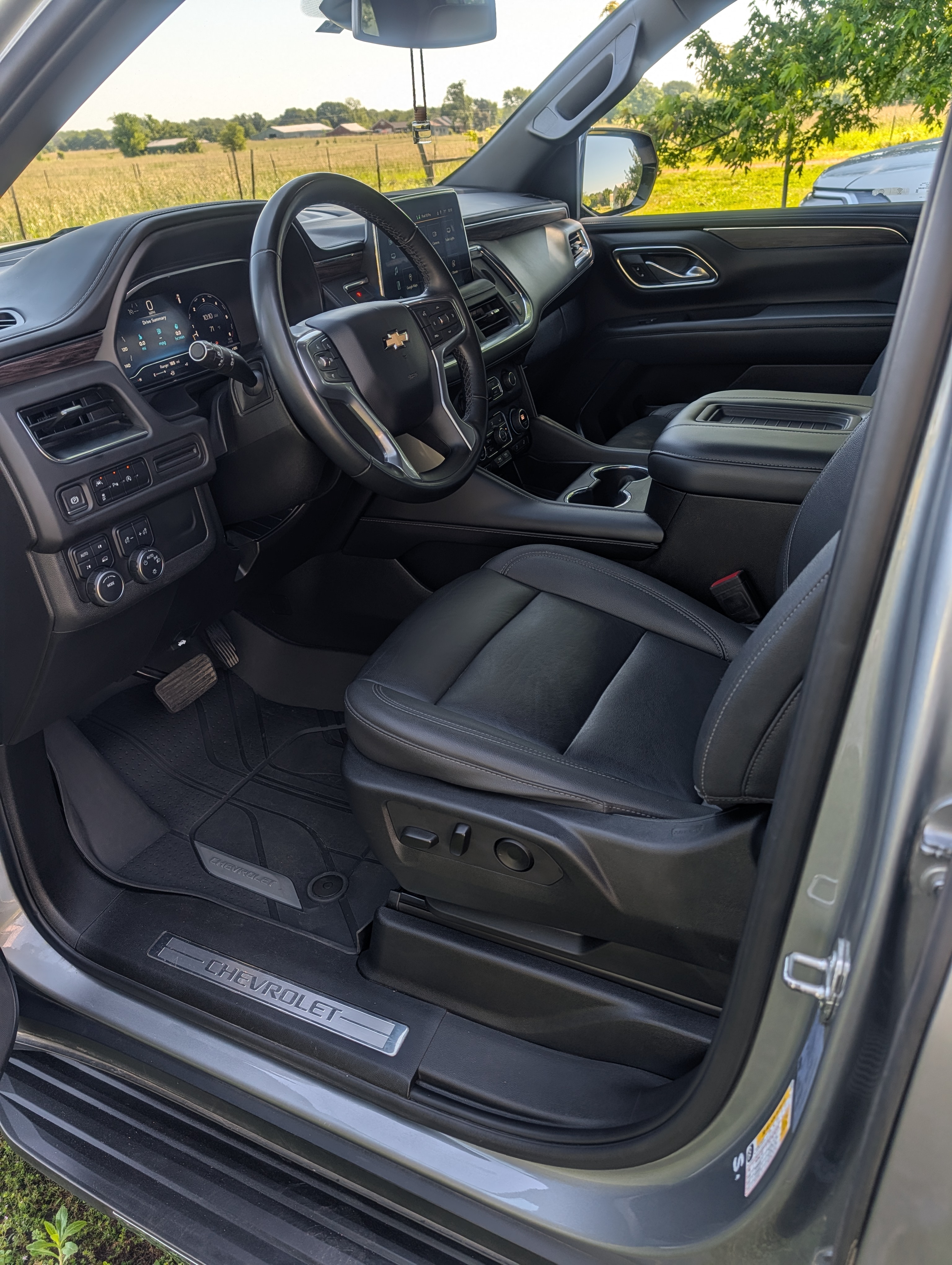 Used 2023 Chevrolet Suburban LT AWD/4WD image 5