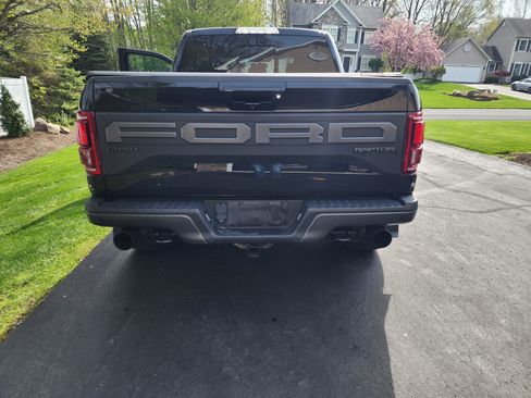 Used 2019 Ford F150 Raptor w/ Equipment Group 802A Luxury AWD/4WD image 8