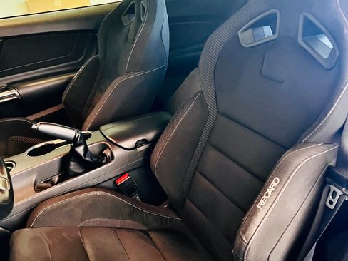 Used 2016 Ford Mustang Shelby GT350 w/ Track Package image 11