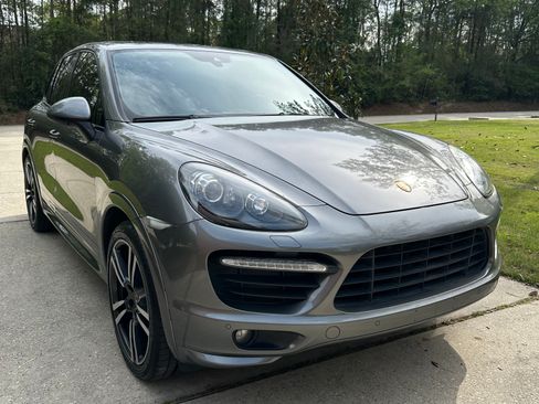 Used 2014 Porsche Cayenne GTS AWD/4WD image 5