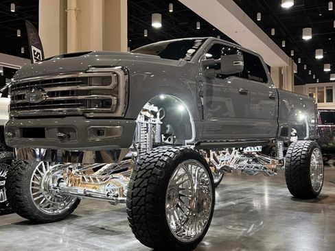 Used 2024 Ford F250 Limited w/ FX4 Off-Road Package image 17