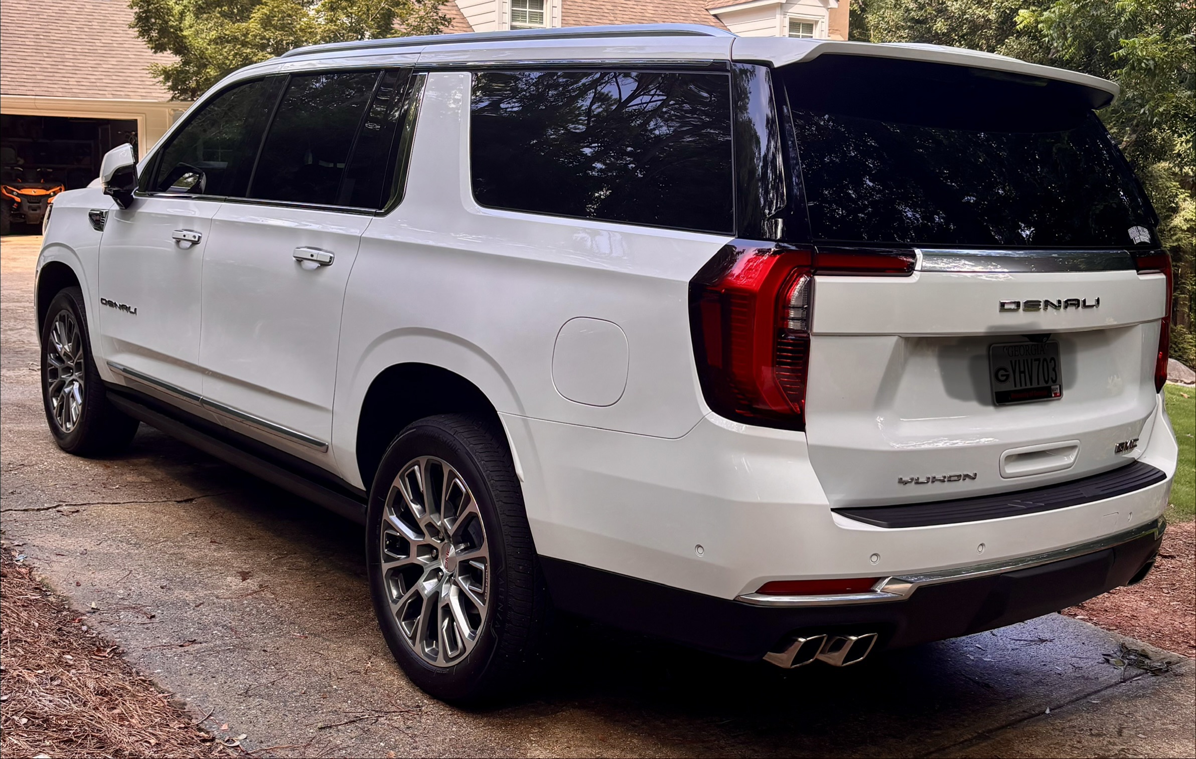 Used 2025 GMC Yukon XL Denali w/ Sun & Power Step Package RWD image 4