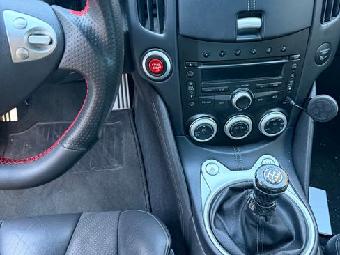 Used 2011 Nissan 370Z Touring w/ Sport Pkg image 6