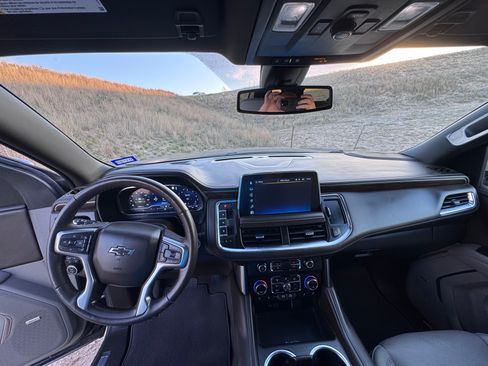 Used 2022 Chevrolet Tahoe Z71 w/ Z71 Off-Road Package image 11