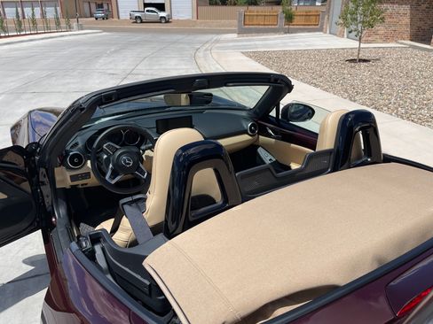 Used 2025 MAZDA MX-5 Miata w/ Weather Package RWD image 13